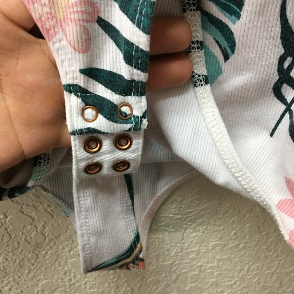 Donated. Tropical onesie top, Guess - Picture 4 of 6